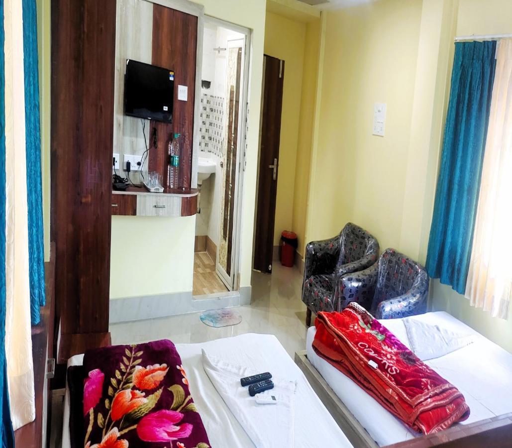 Staymaker Tirupati Guest House Kolkata Exterior photo