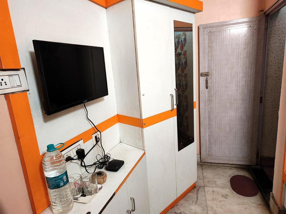 Staymaker Tirupati Guest House Kolkata Exterior photo