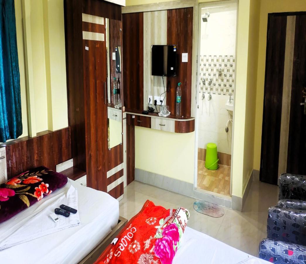 Staymaker Tirupati Guest House Kolkata Exterior photo